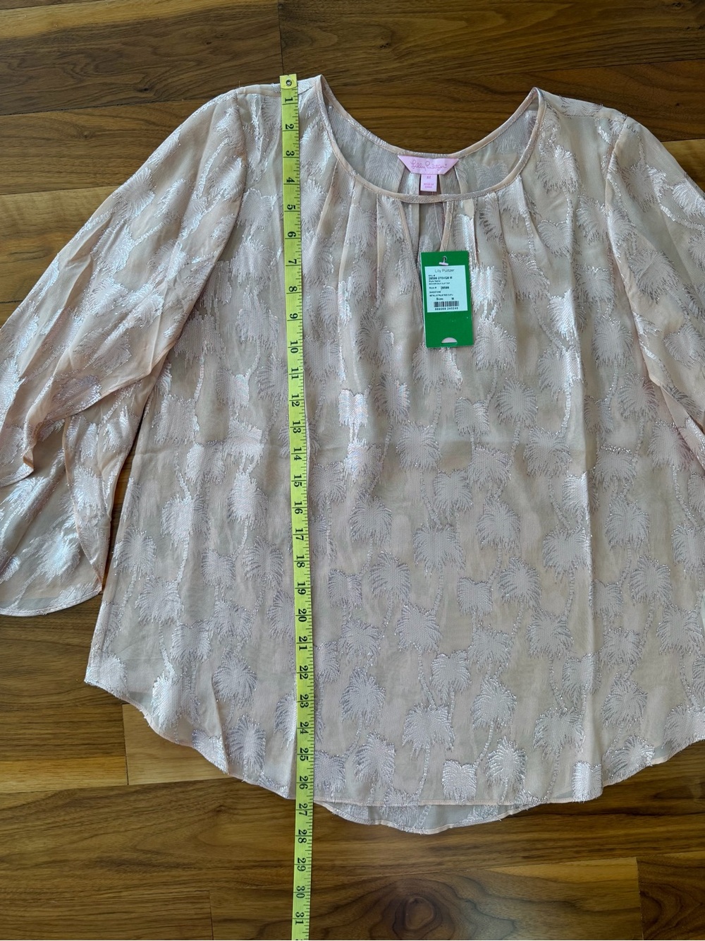 NWT Lilly Pulitzer Beccer Silk Clip Top Sandstone Metallic Palm Tree Size M Pink - Picture 9 of 13